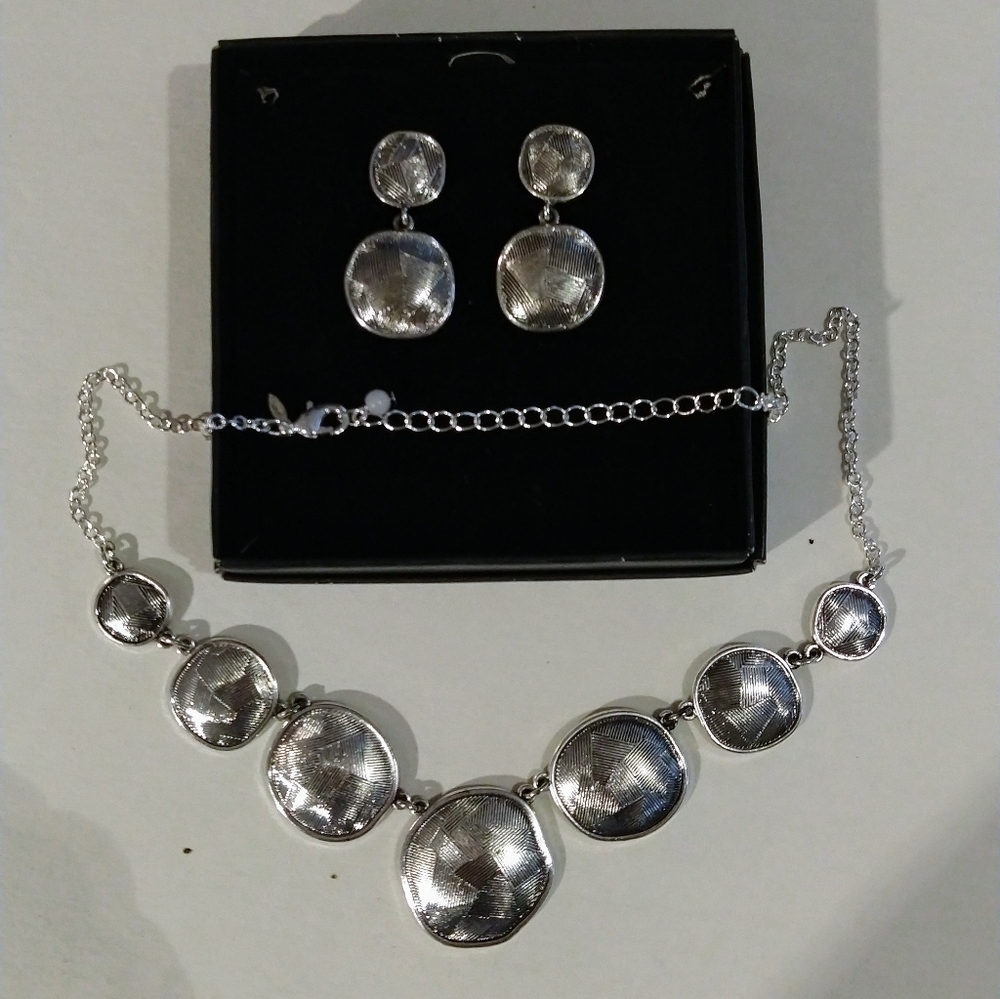 Necklace and Earrings set